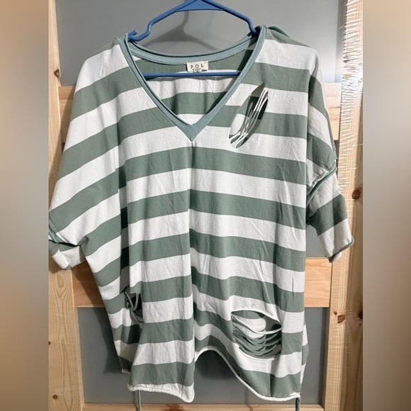 POL Tops - POL OVERSIZED DISTRESSED TOP